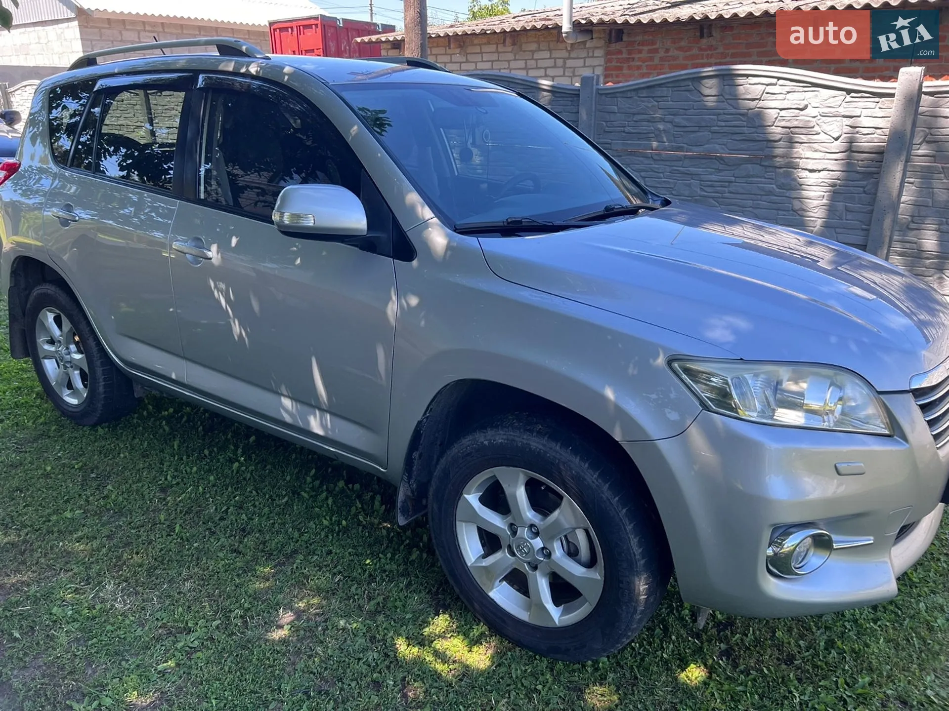 Toyota RAV4, 2011