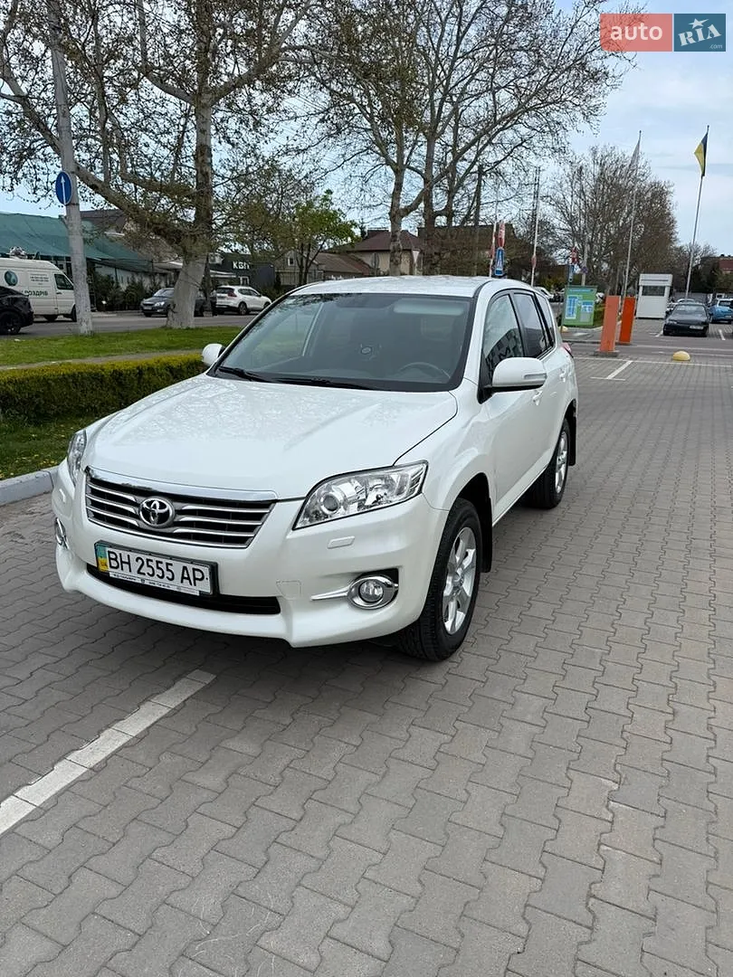 Toyota RAV4, 2010