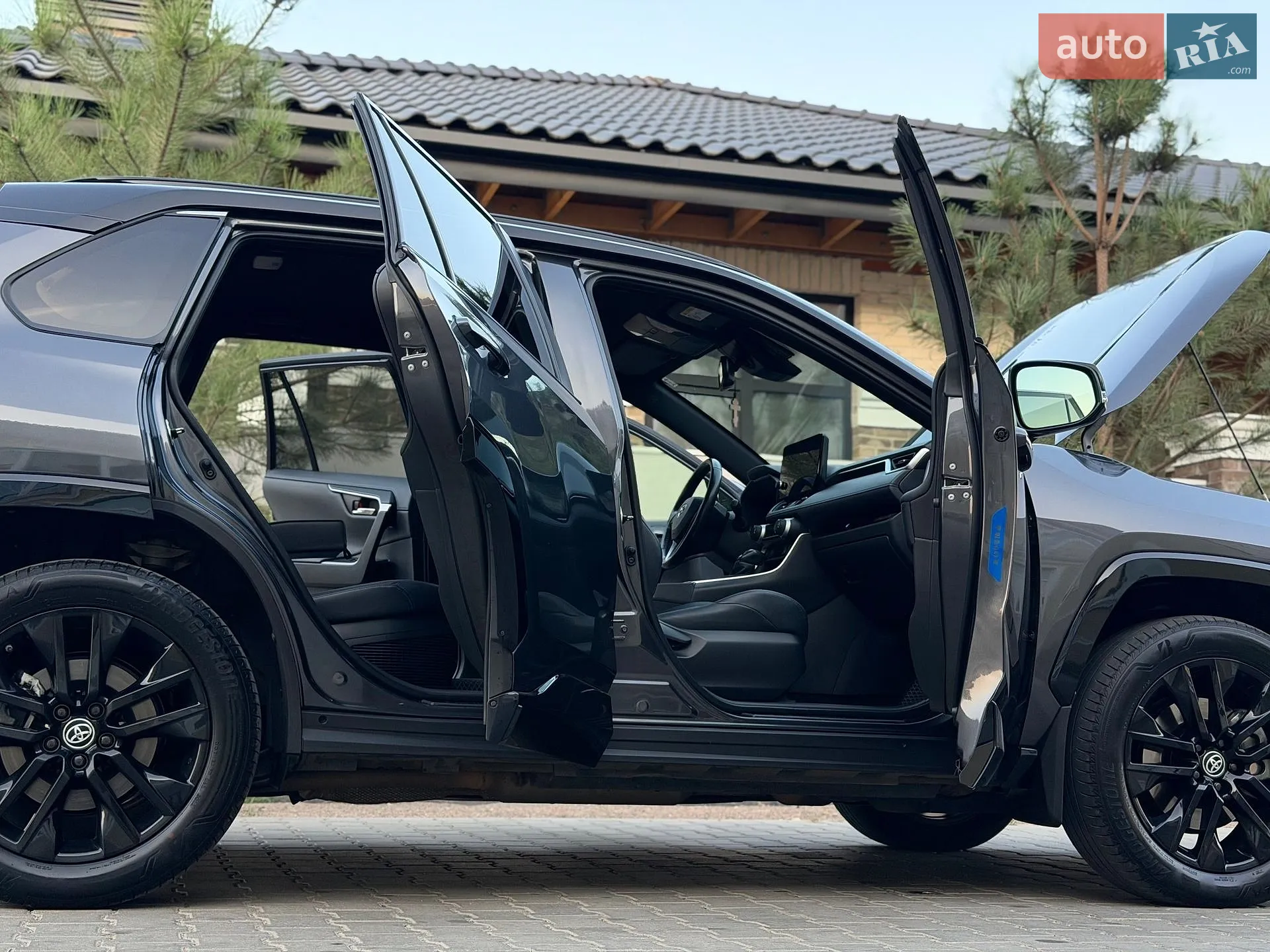 Toyota RAV4, 2023