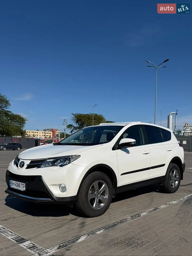 Toyota RAV4, 2015