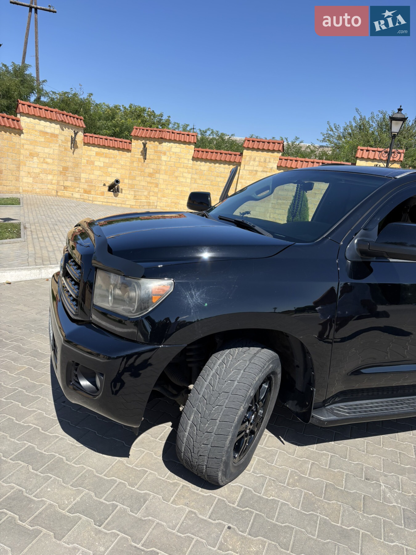 Toyota Sequoia, 2012