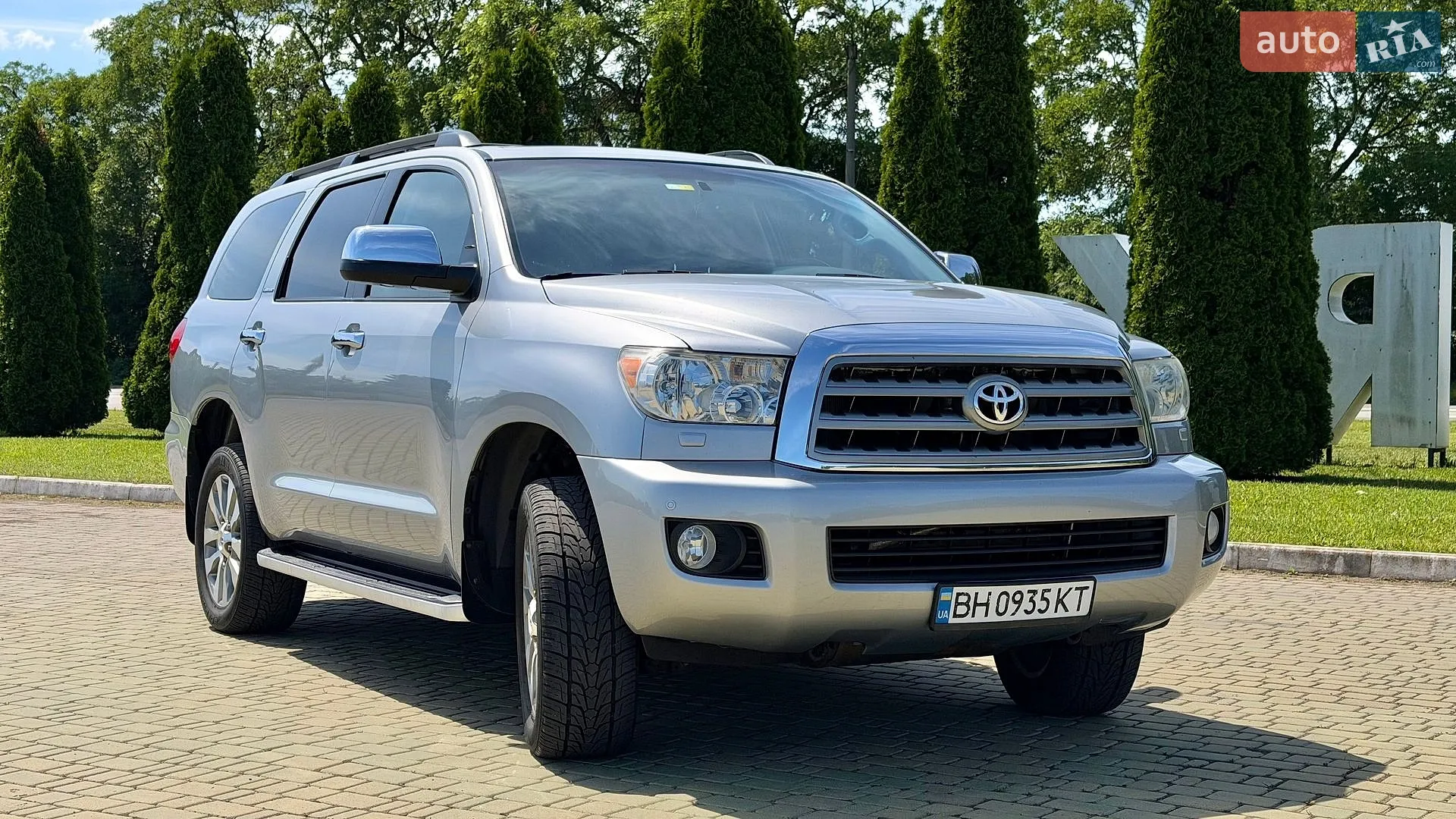 Toyota Sequoia, 2016