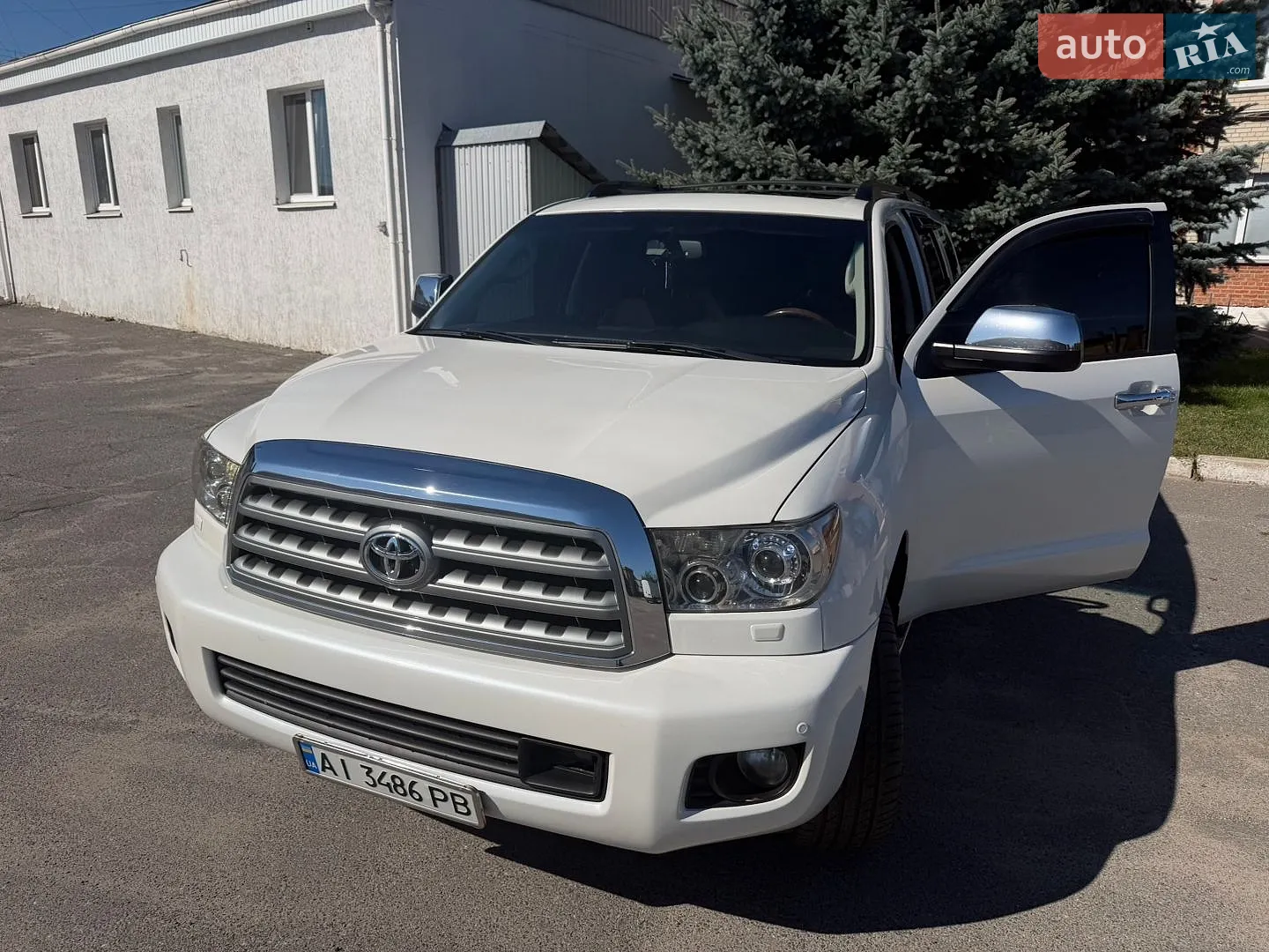 Toyota Sequoia 2010 — 1