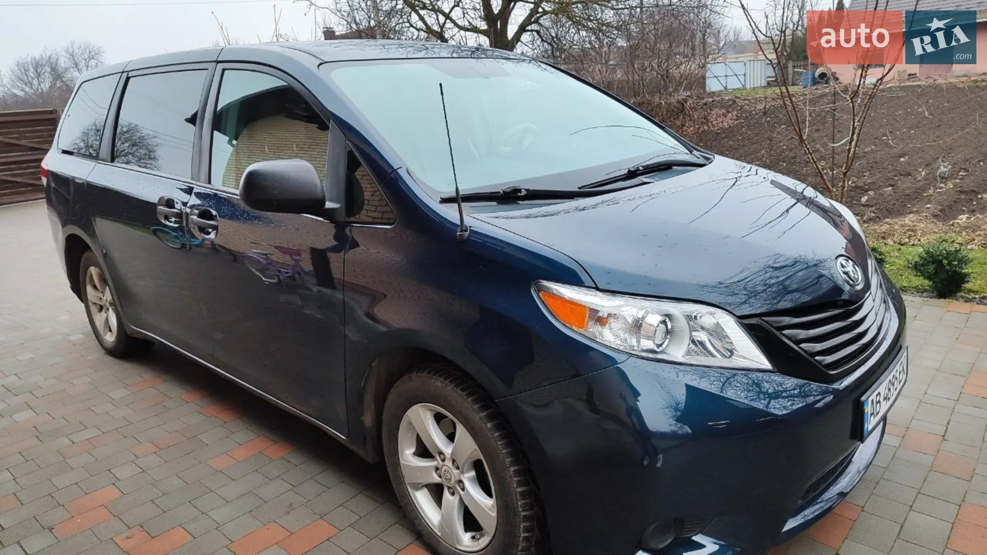 Toyota Sienna, 2010