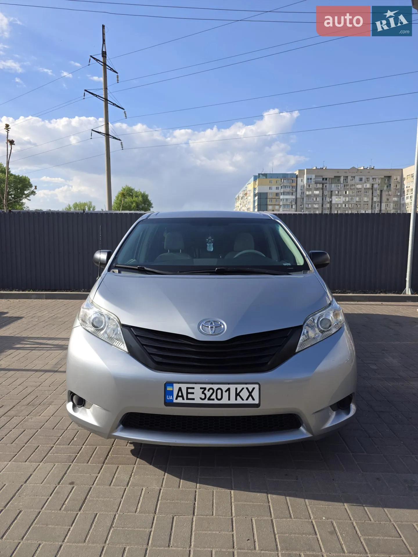 Toyota Sienna, 2010