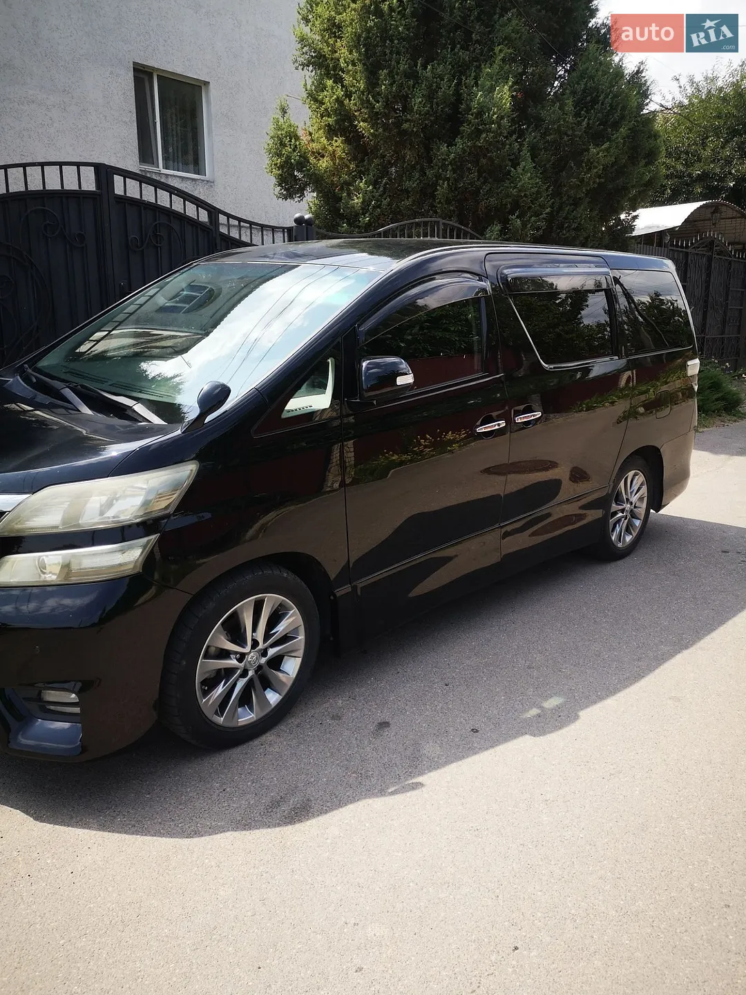 Toyota Vellfire, 2010
