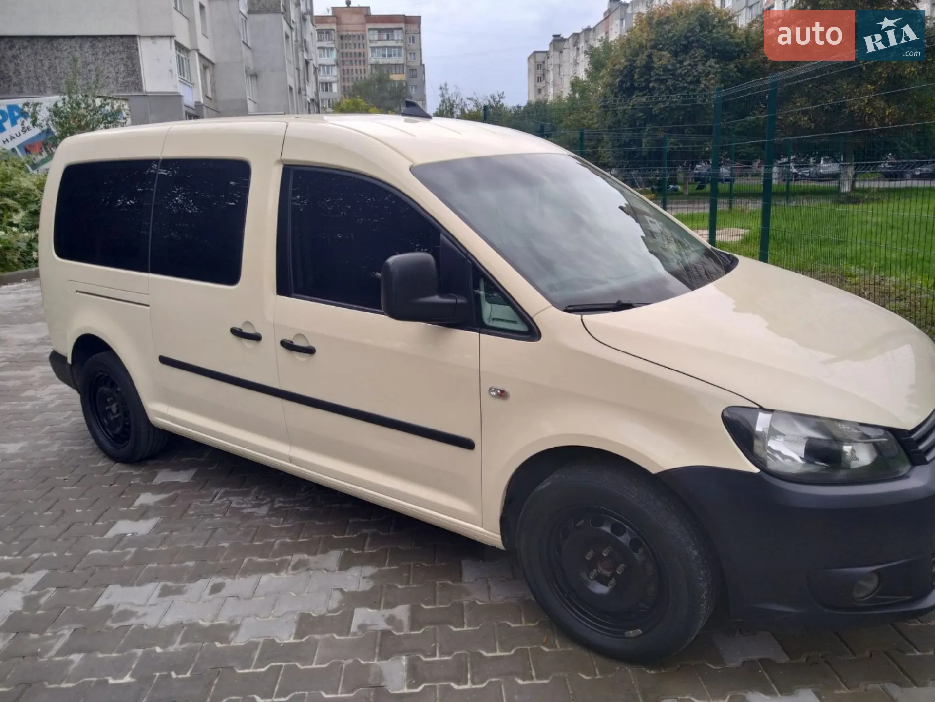 Volkswagen Caddy, 2011
