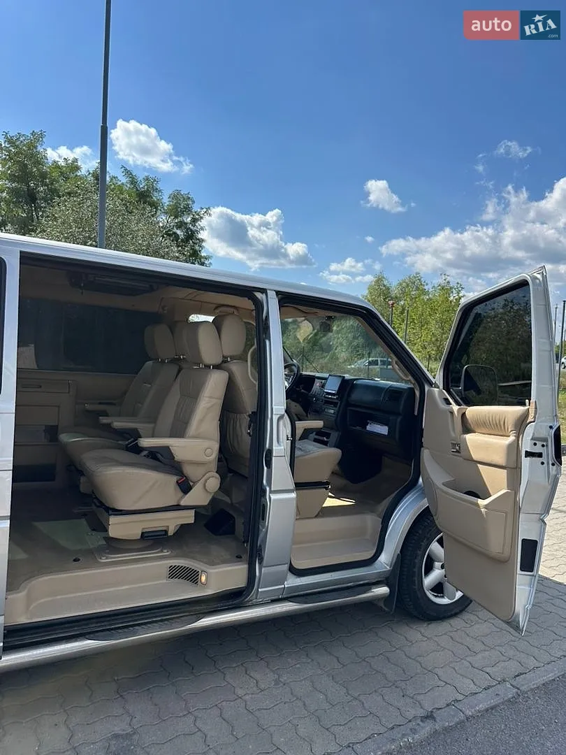 Volkswagen Caravelle, 2003
