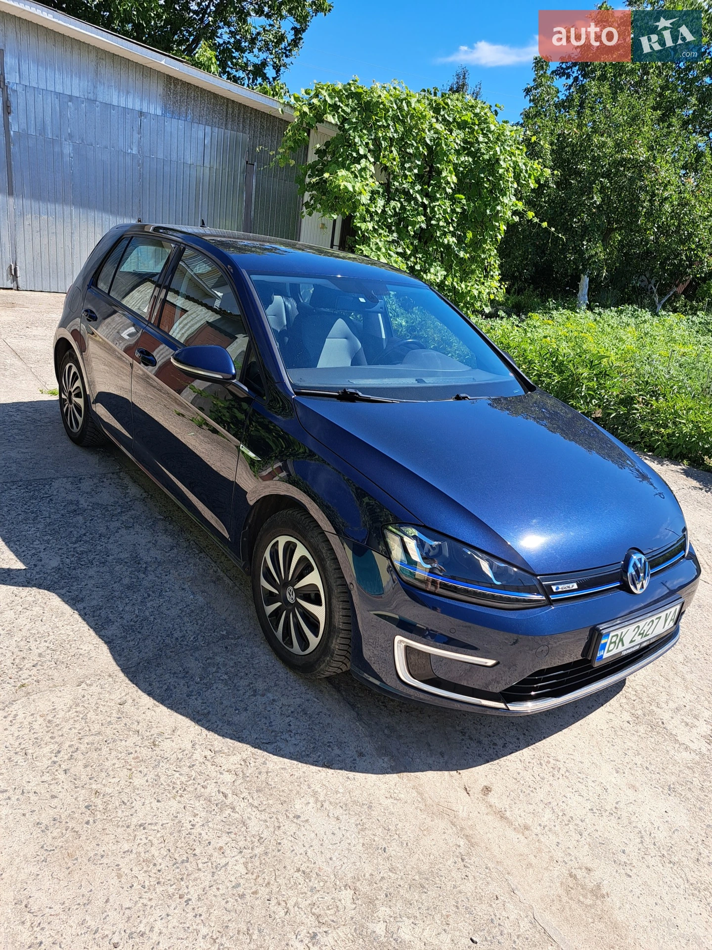 Volkswagen e-Golf, 2015