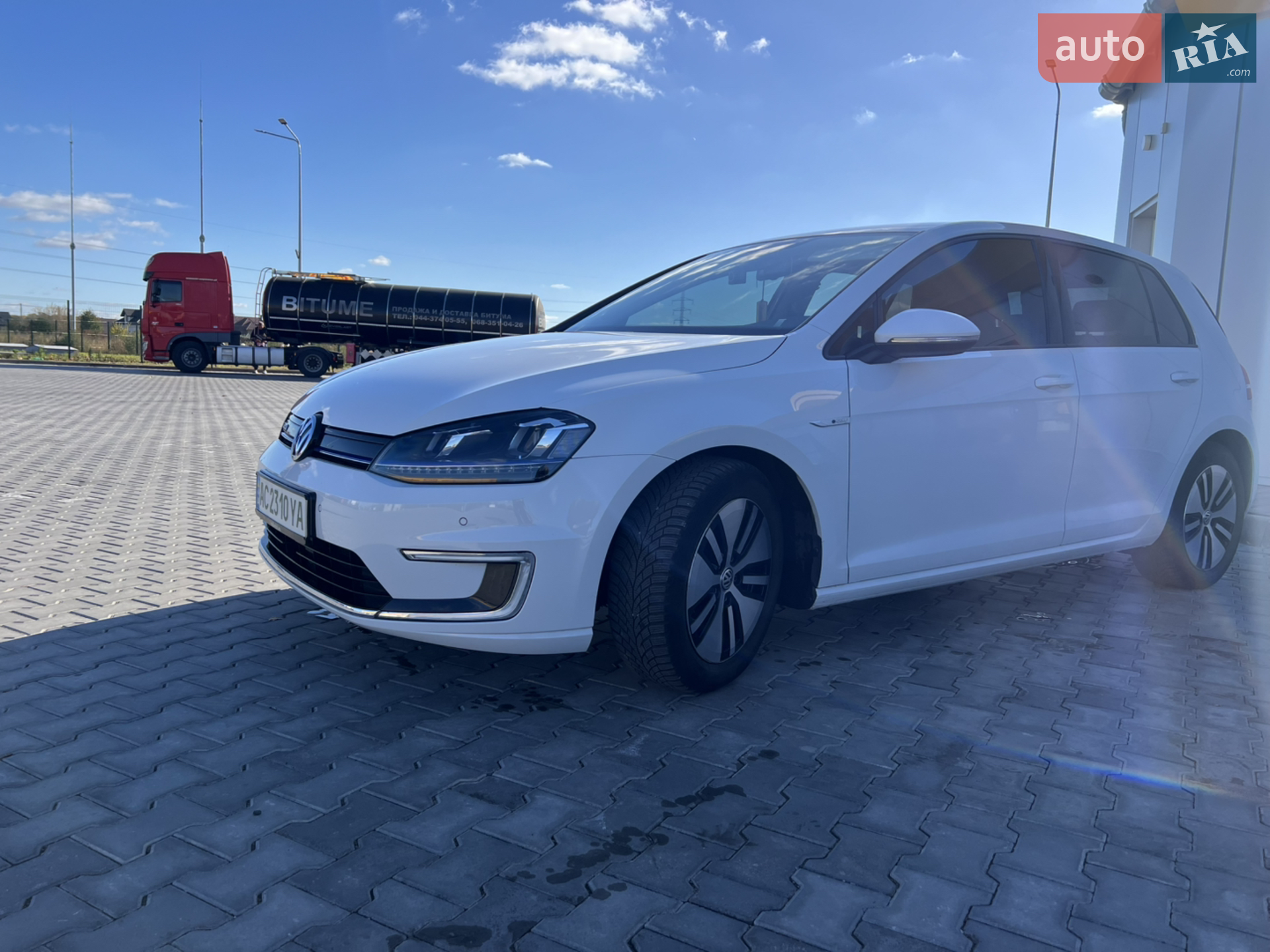 Volkswagen e-Golf, 2014
