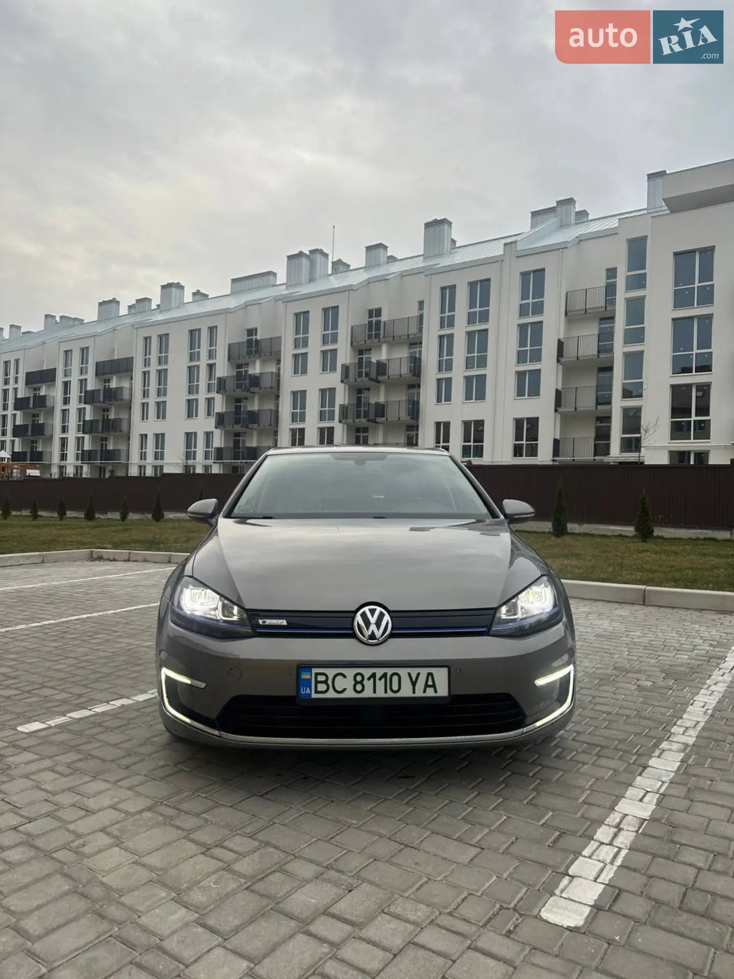 Volkswagen e-Golf, 2015