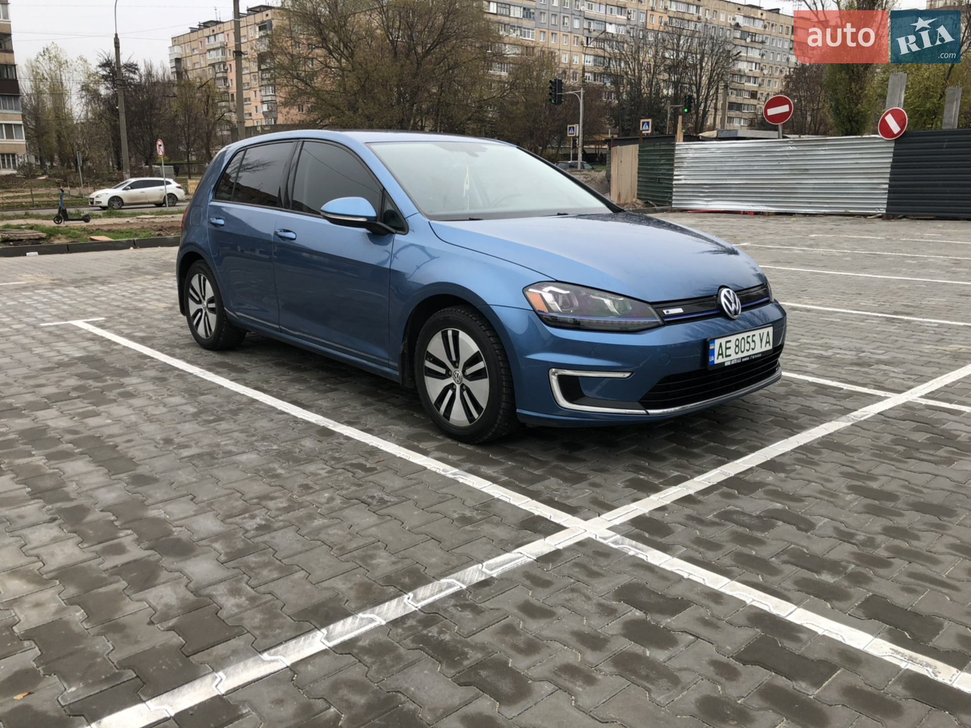 Volkswagen e-Golf, 2015