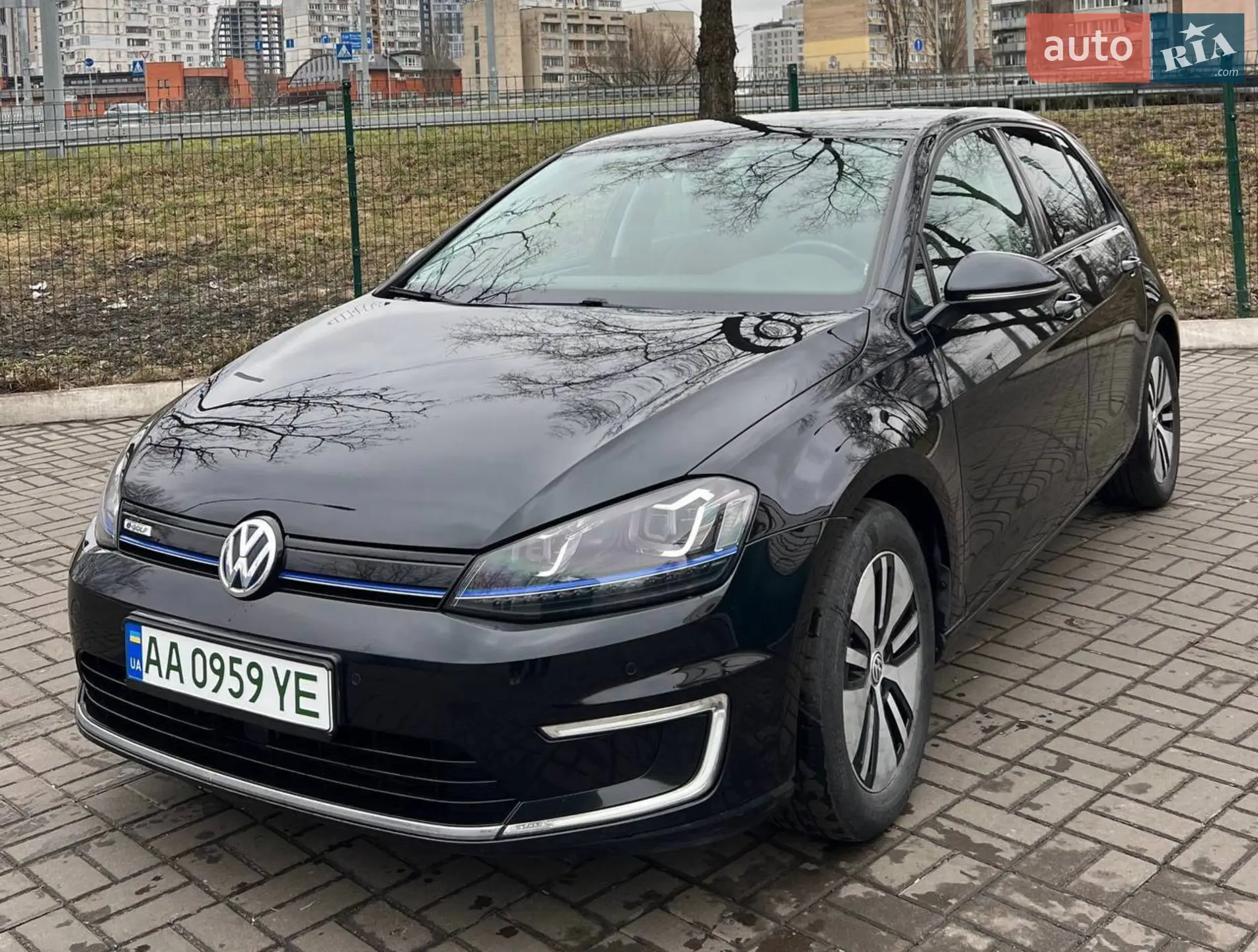 Volkswagen e-Golf, 2015