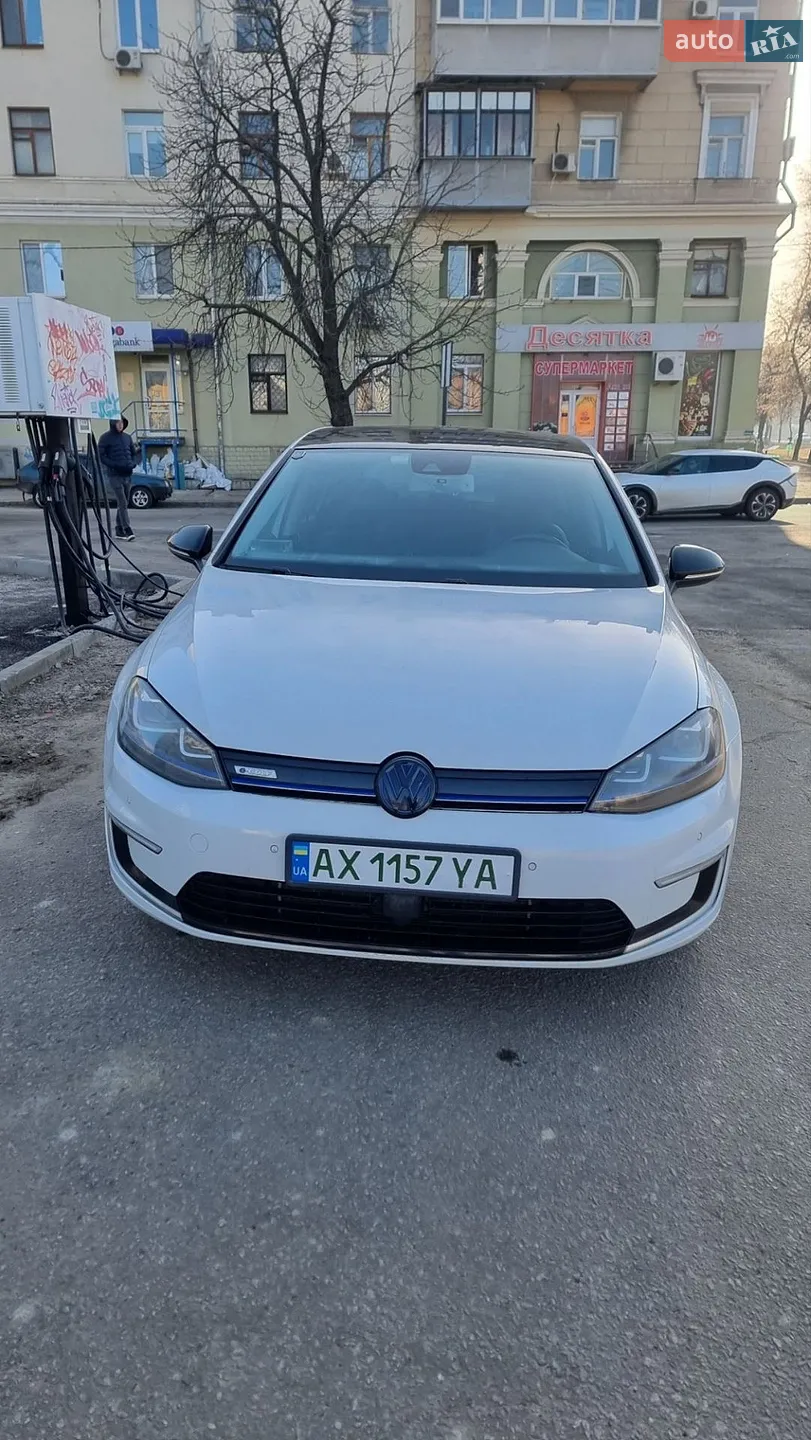 Volkswagen e-Golf, 2014