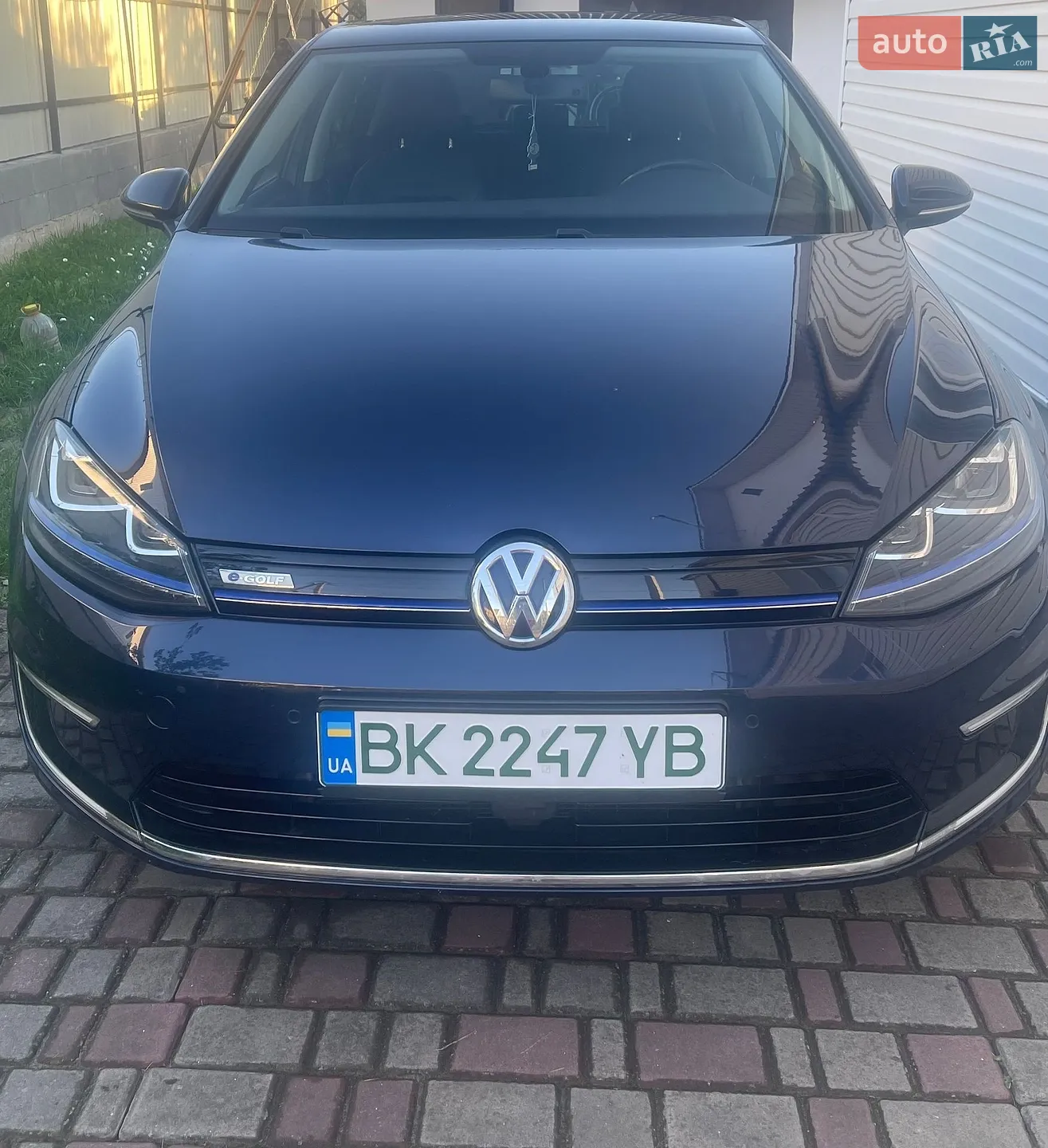 Volkswagen e-Golf, 2015