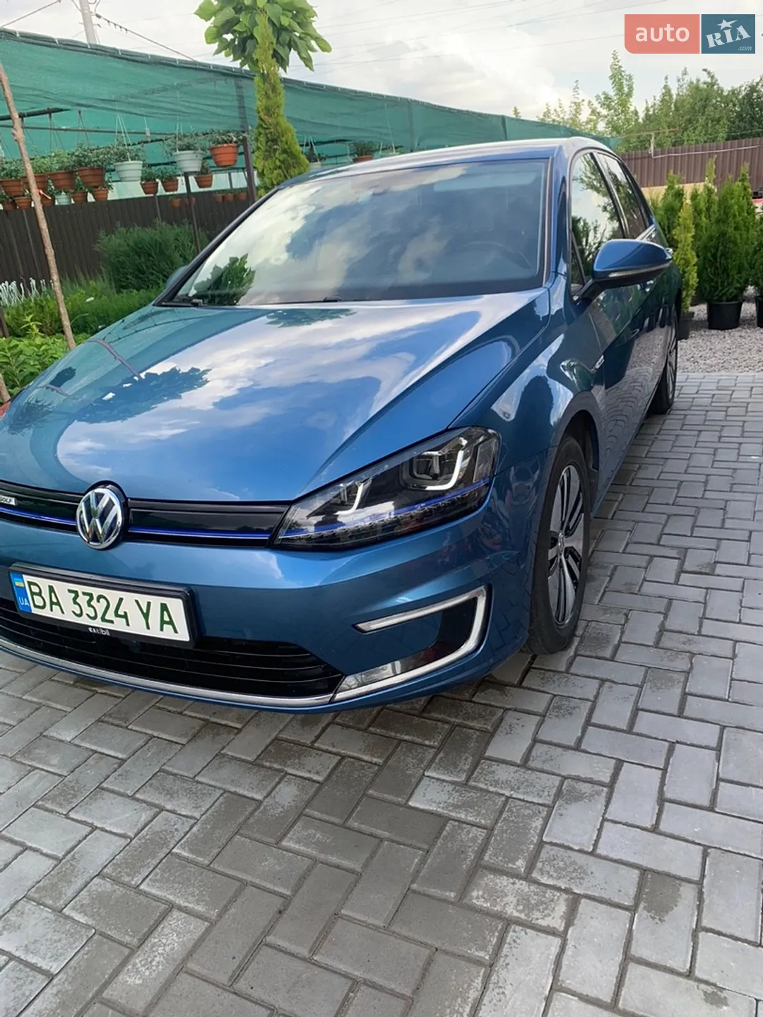 Volkswagen e-Golf, 2015