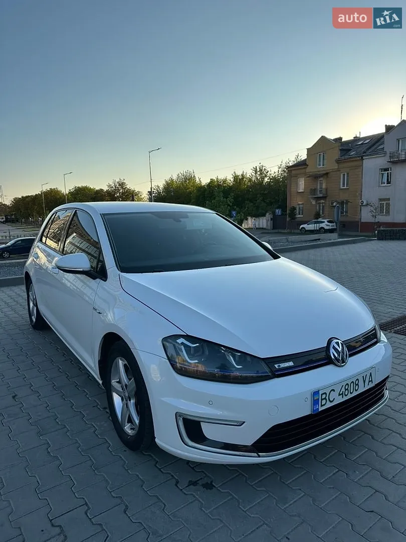 Volkswagen e-Golf, 2015