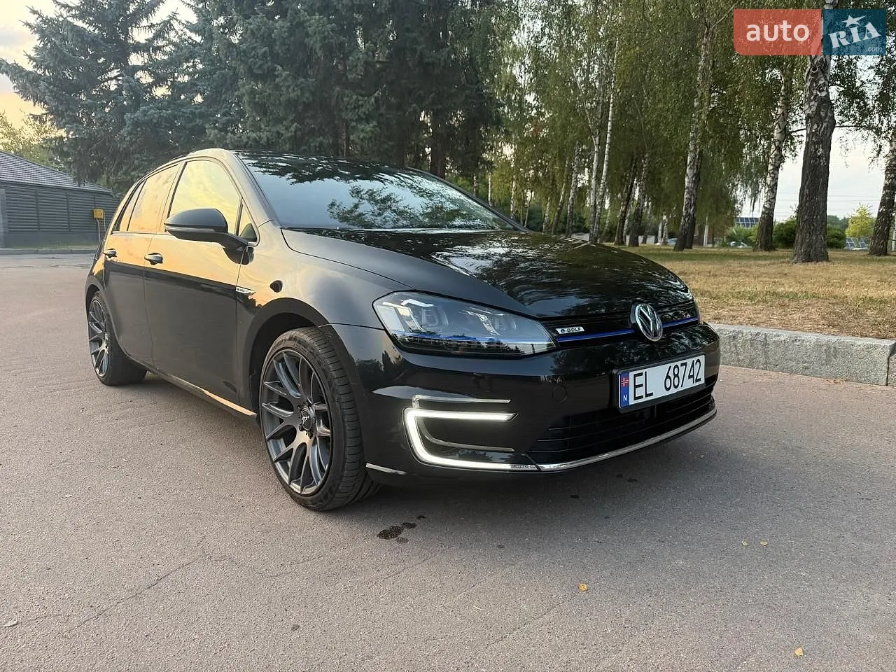 Volkswagen e-Golf, 2015