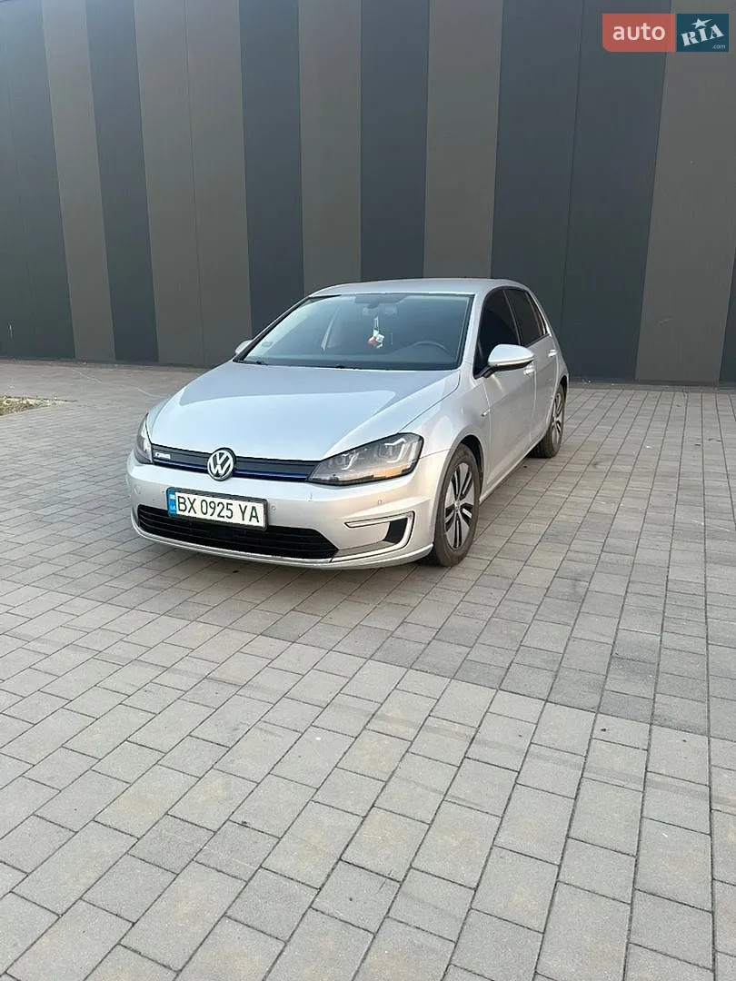 Volkswagen e-Golf, 2015