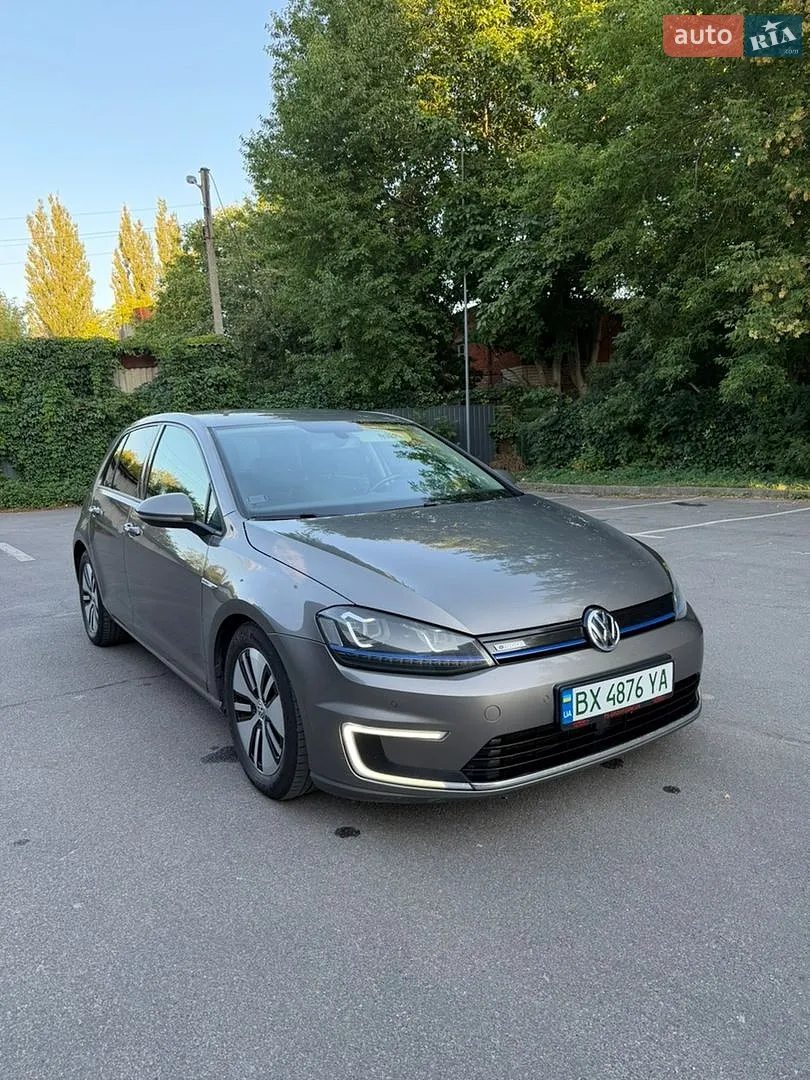 Volkswagen e-Golf, 2015