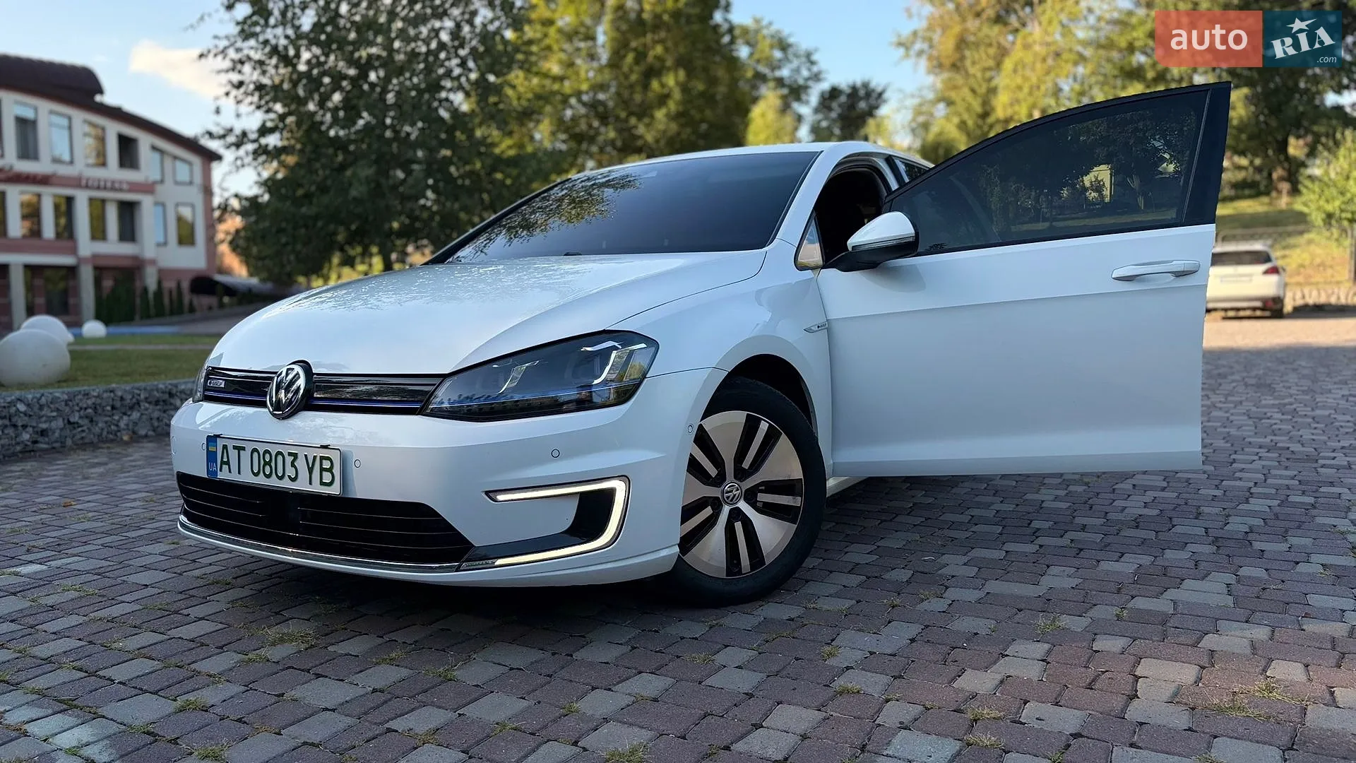 Volkswagen e-Golf, 2014