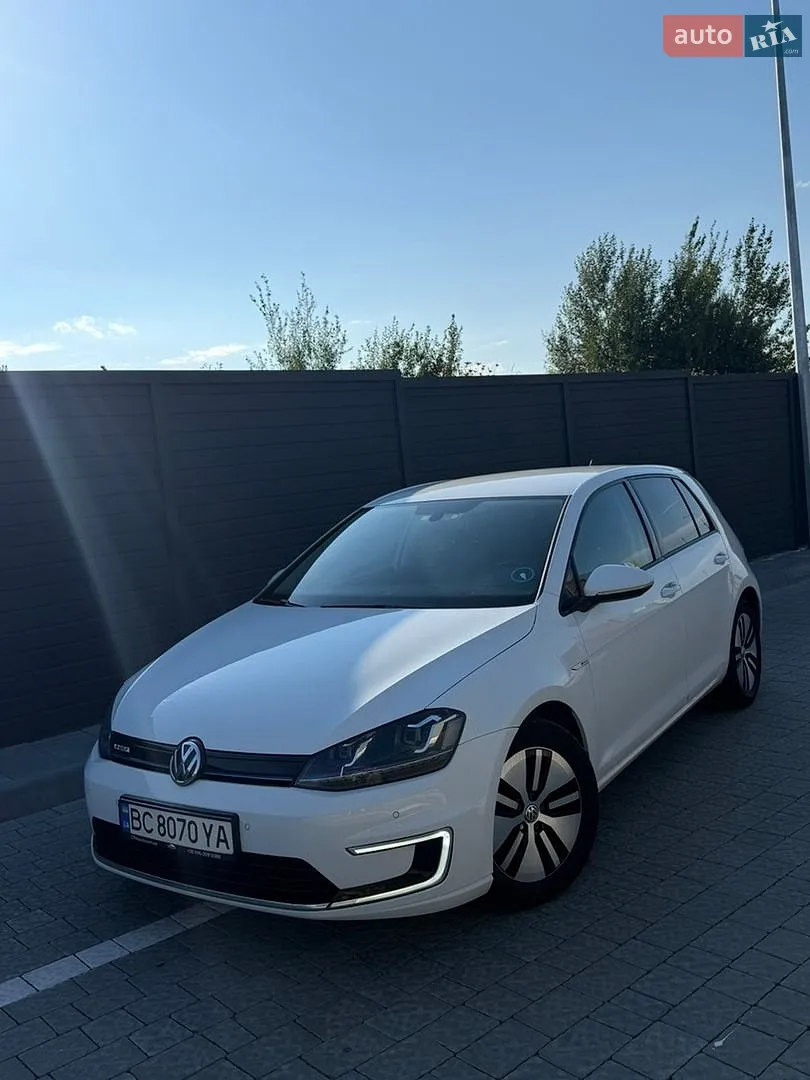 Volkswagen e-Golf, 2015