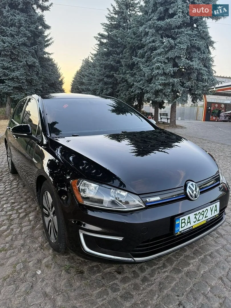 Volkswagen e-Golf, 2015