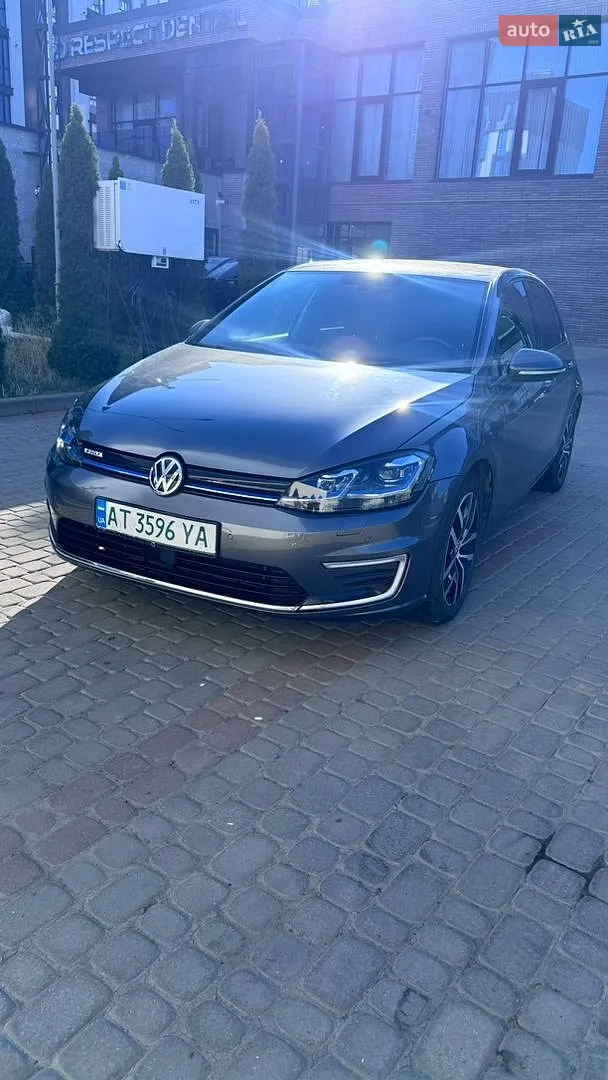 Volkswagen e-Golf, 2019