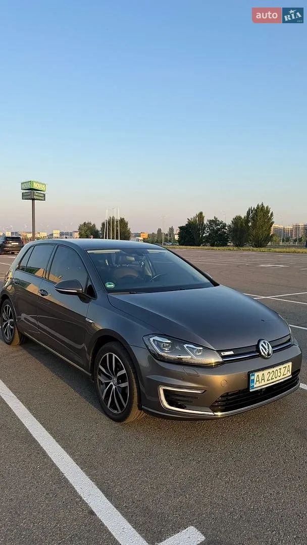 Volkswagen e-Golf, 2019