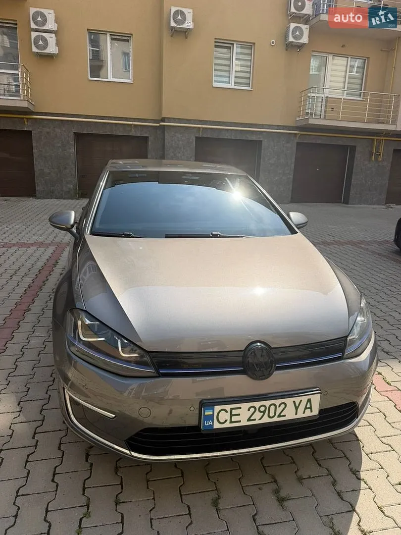 Volkswagen e-Golf, 2015