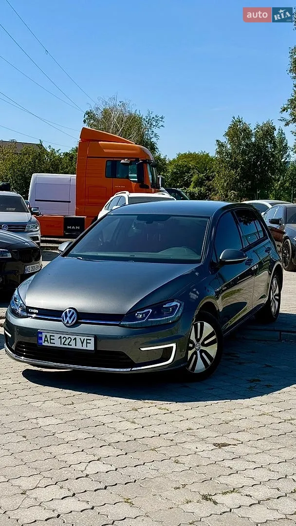 Volkswagen e-Golf, 2018