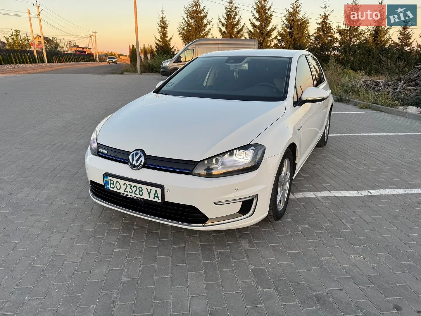 Volkswagen e-Golf 2014 — 1