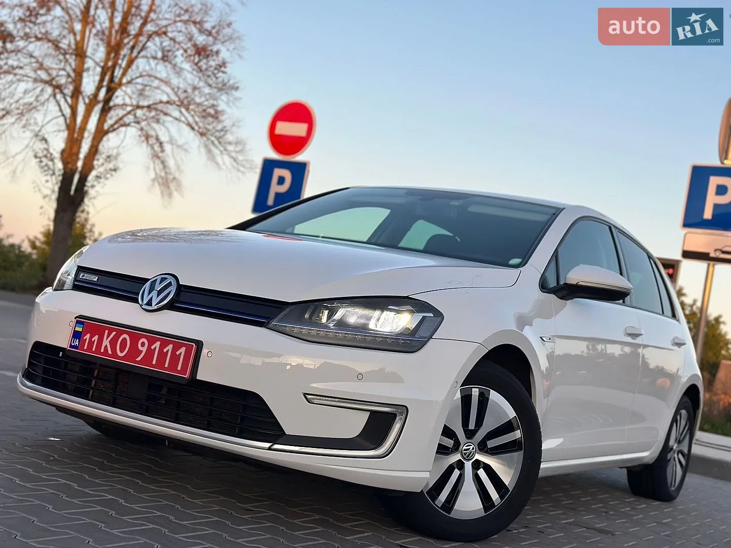 Volkswagen e-Golf, 2015