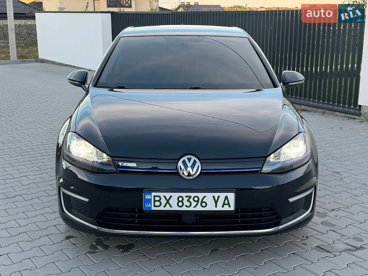Volkswagen e-Golf, 2015