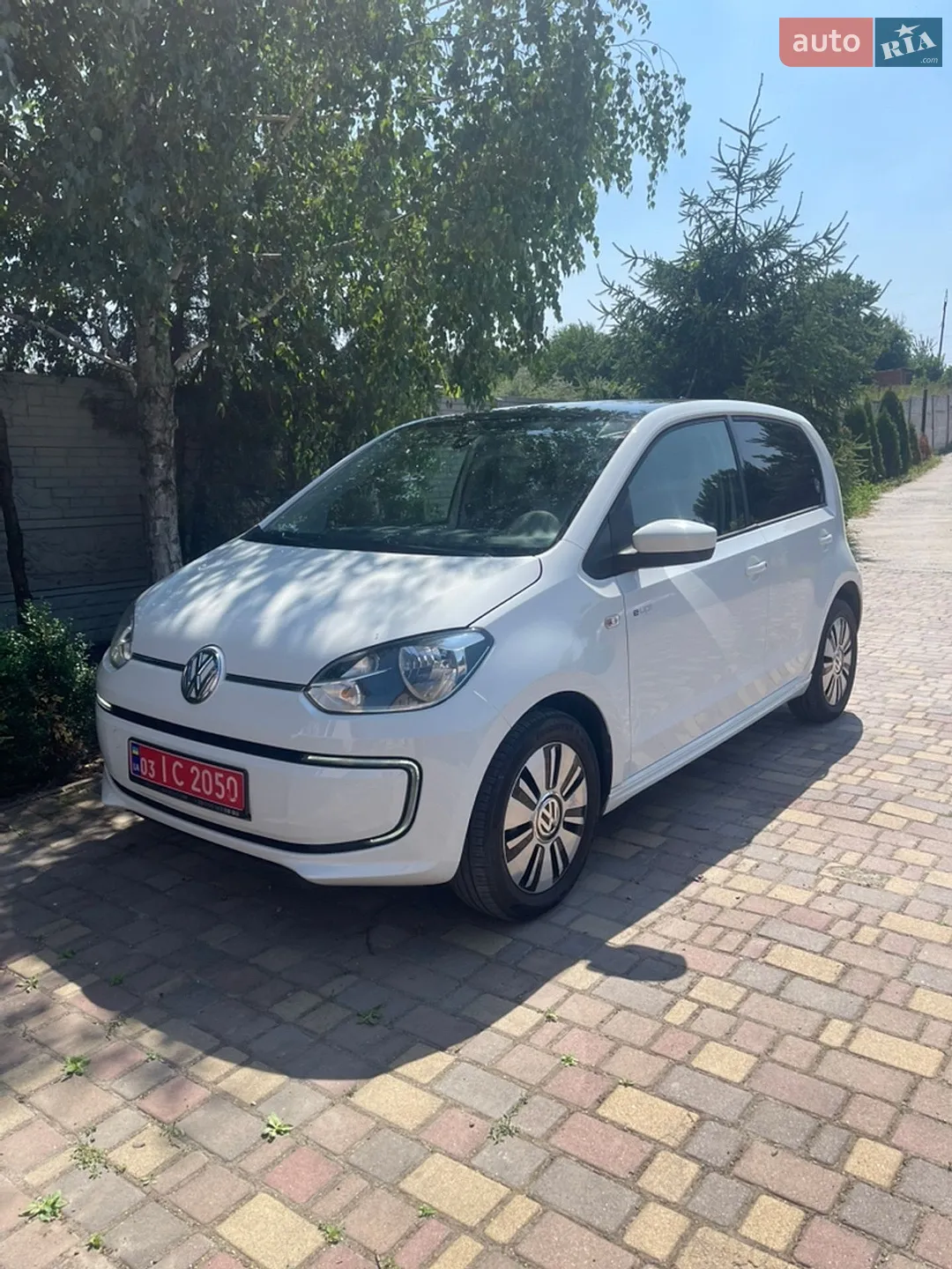 Volkswagen e-Up 2013 — 1