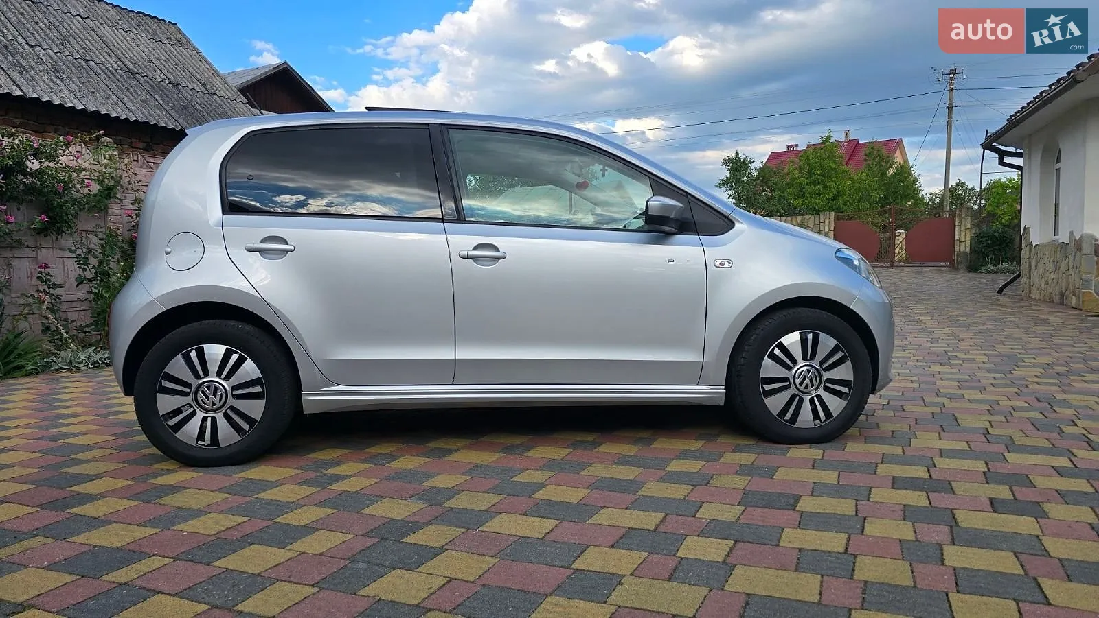Volkswagen e-Up, 2013