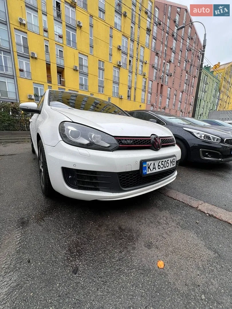 Volkswagen Golf GTI, 2011