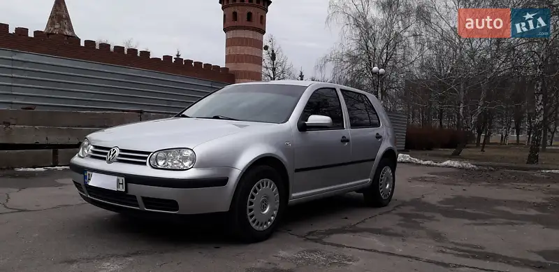 Volkswagen Golf, 2002