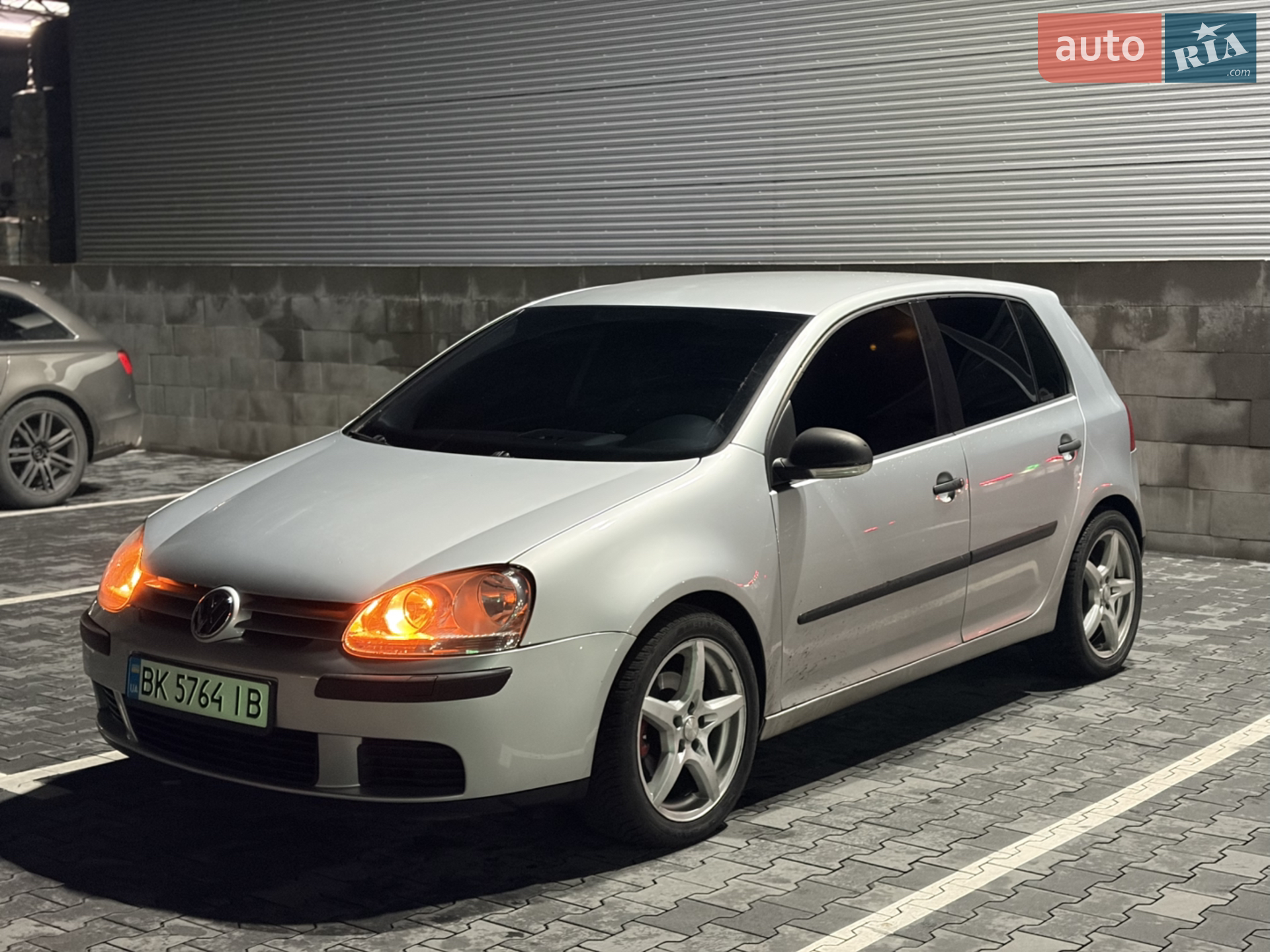 Volkswagen Golf, 2004