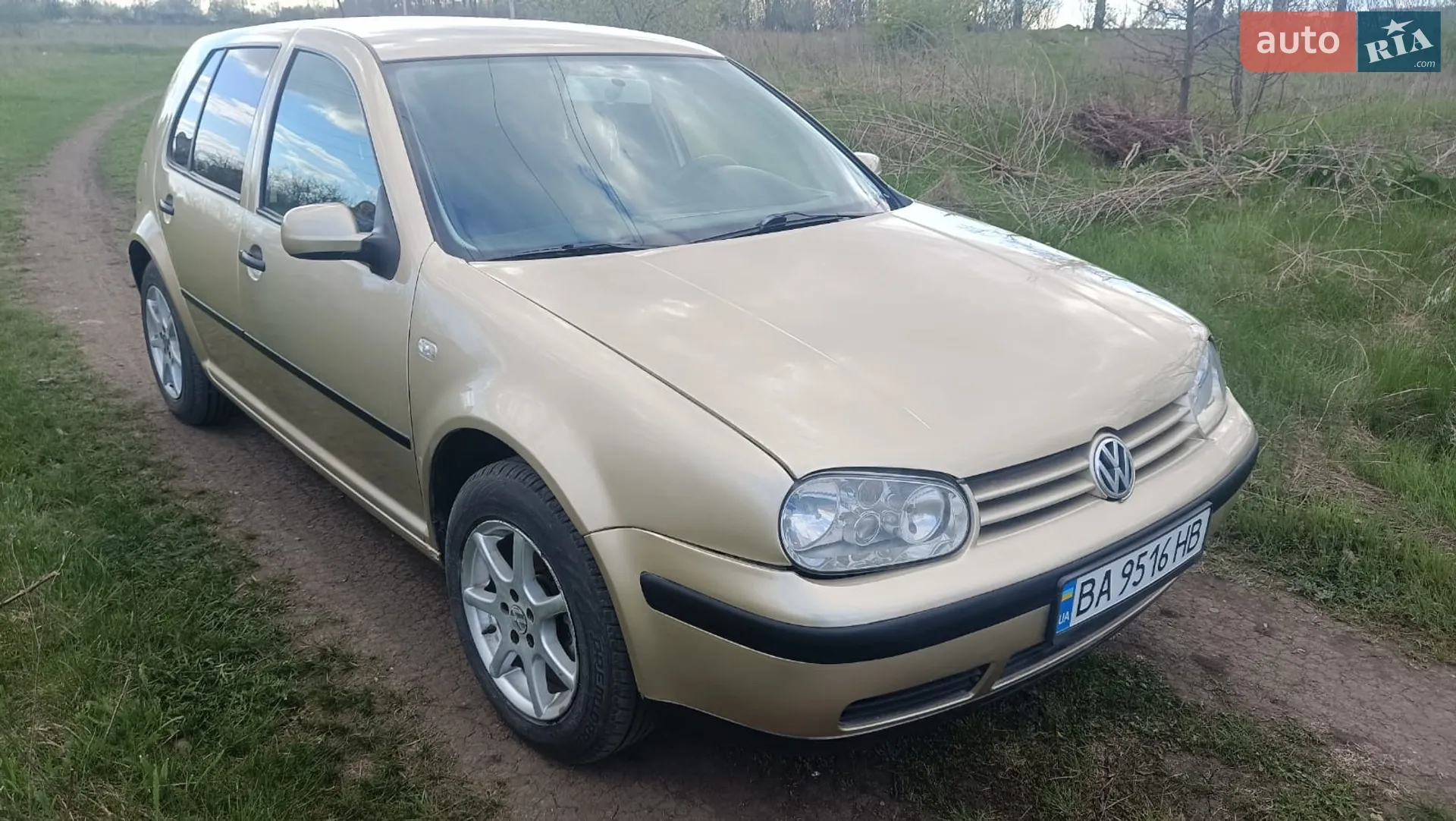 Volkswagen Golf, 2001