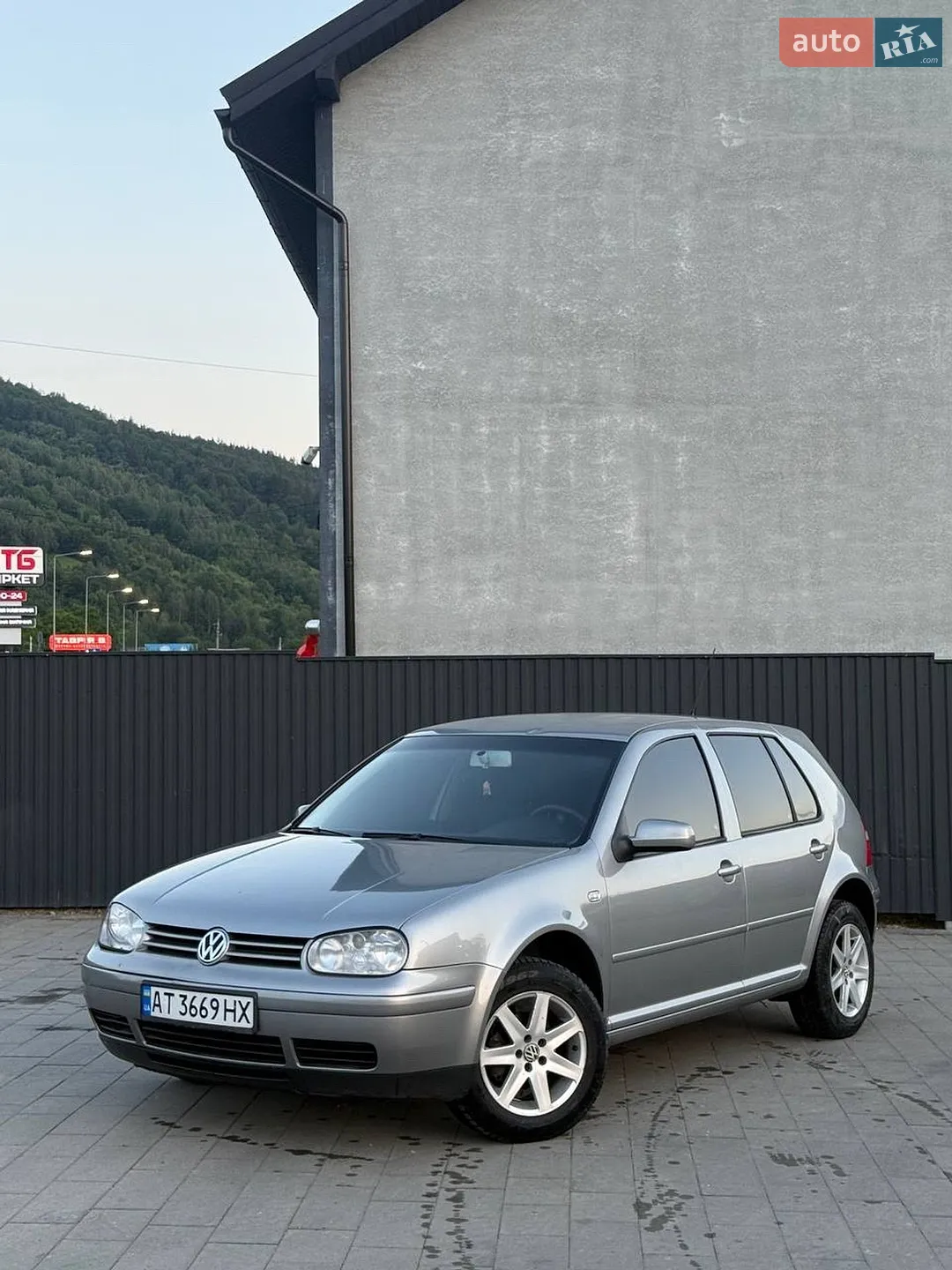 Volkswagen Golf, 2003