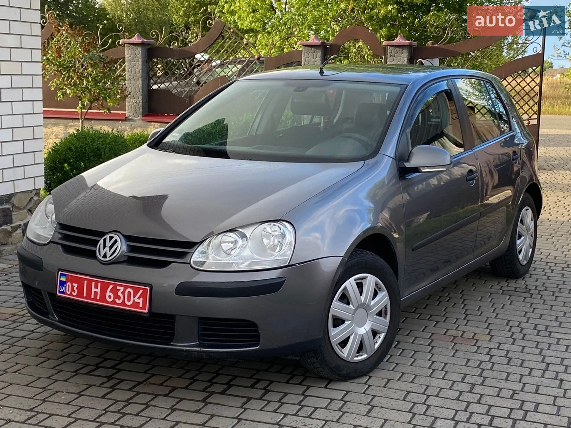 Volkswagen Golf, 2004