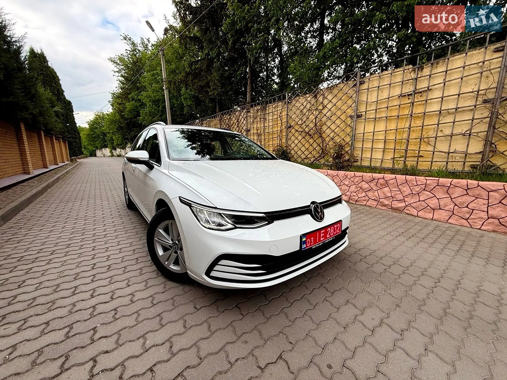 Volkswagen Golf, 2022