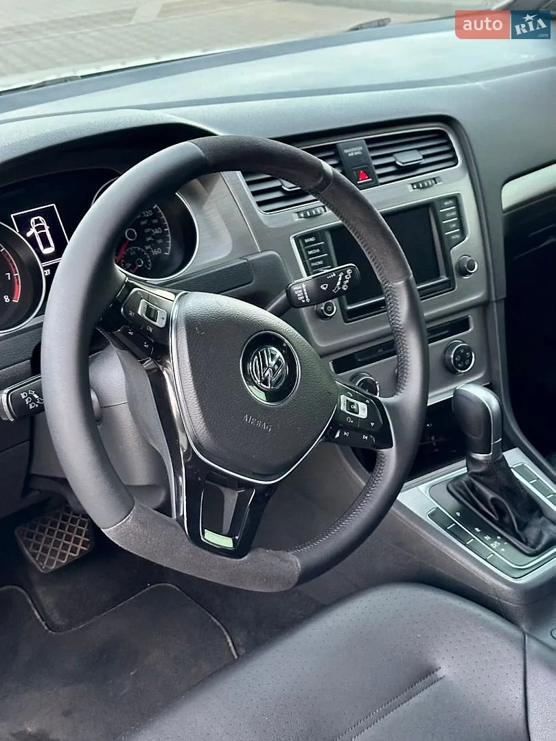 Volkswagen Golf 2017 — 1