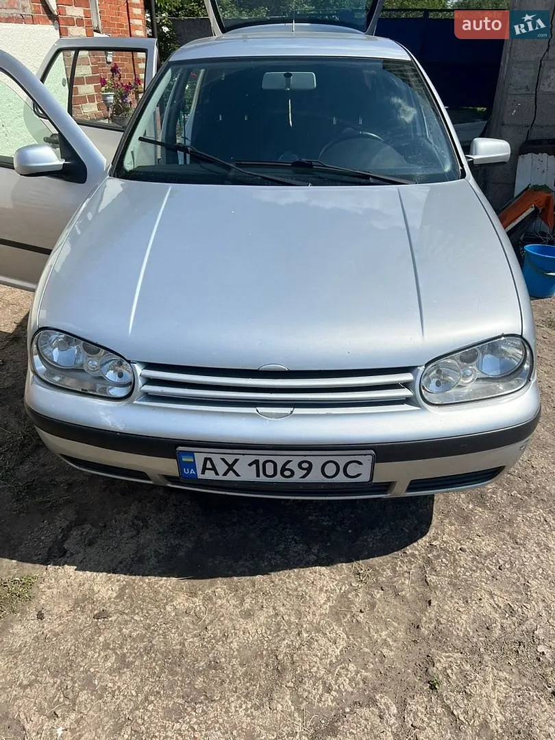 Volkswagen Golf, 2002