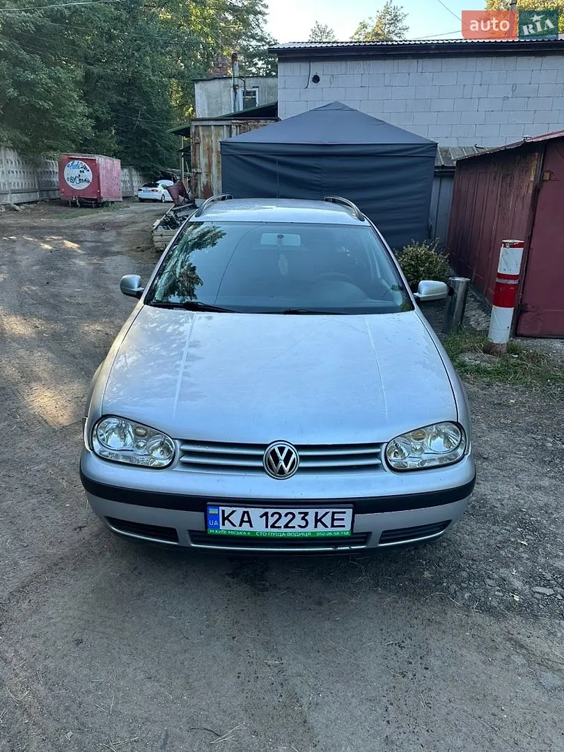 Volkswagen Golf, 2001