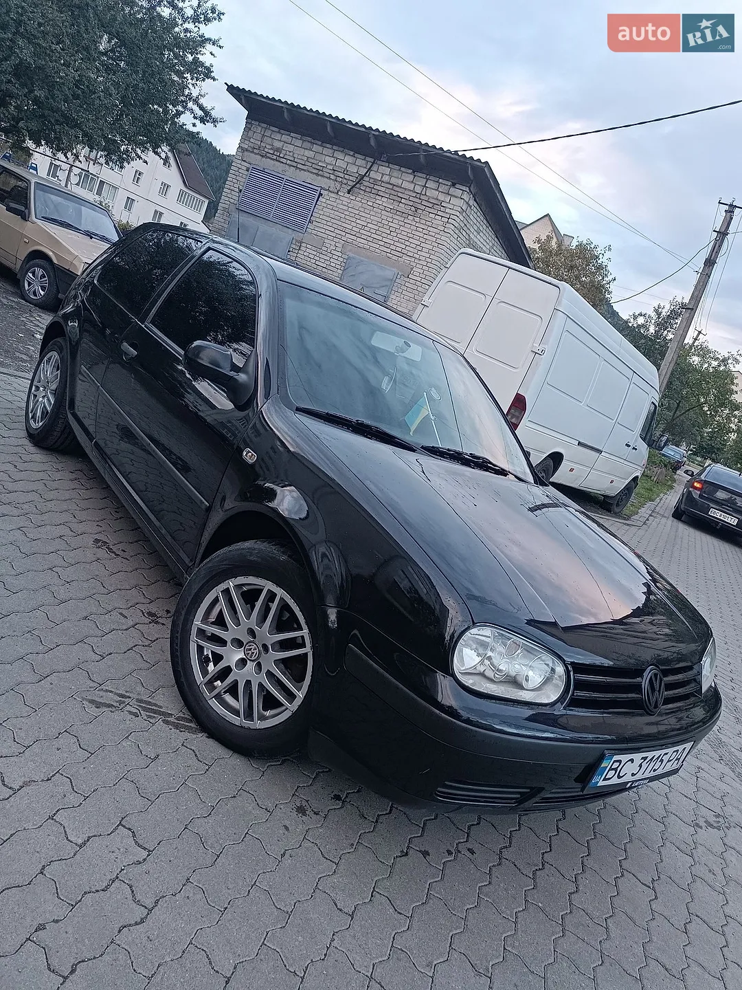 Volkswagen Golf, 2001
