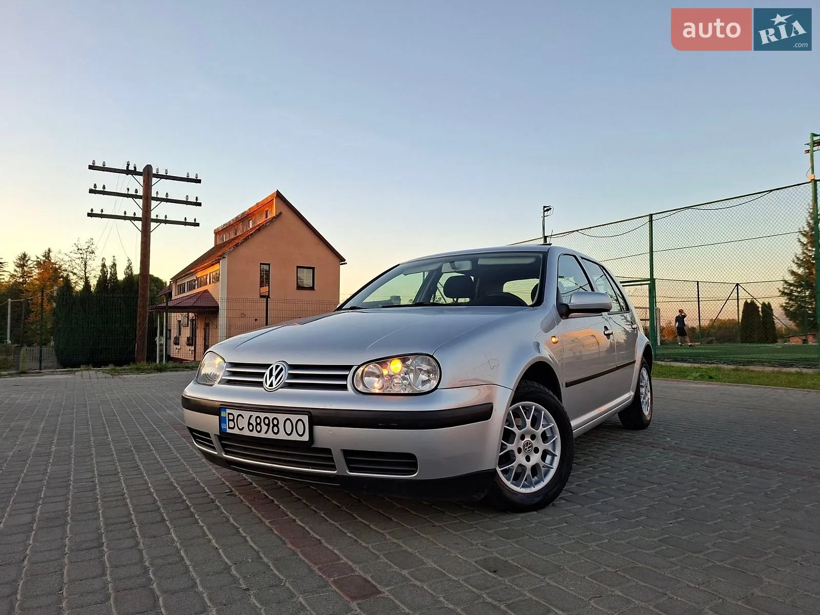 Volkswagen Golf, 2001