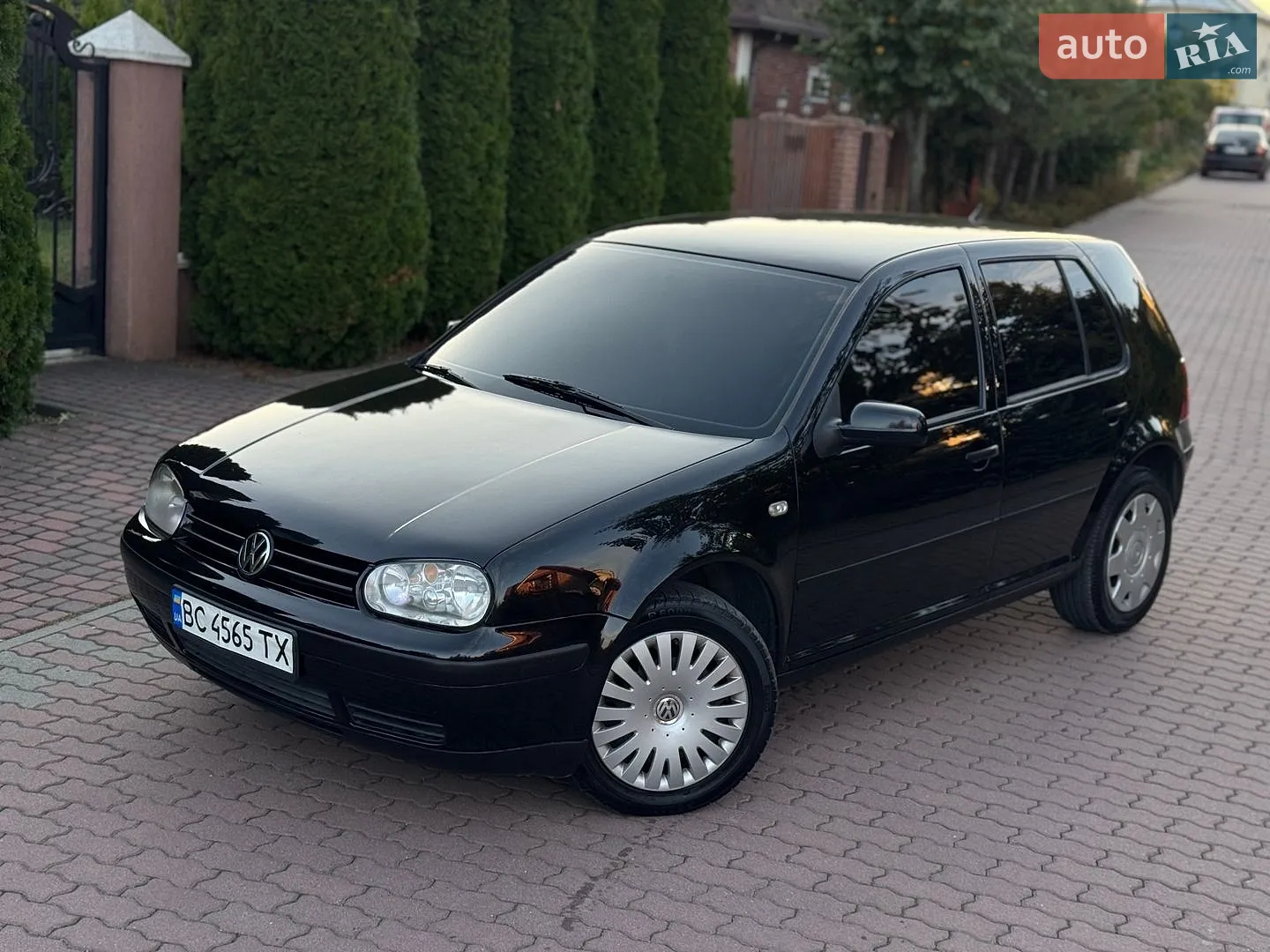 Volkswagen Golf, 2001