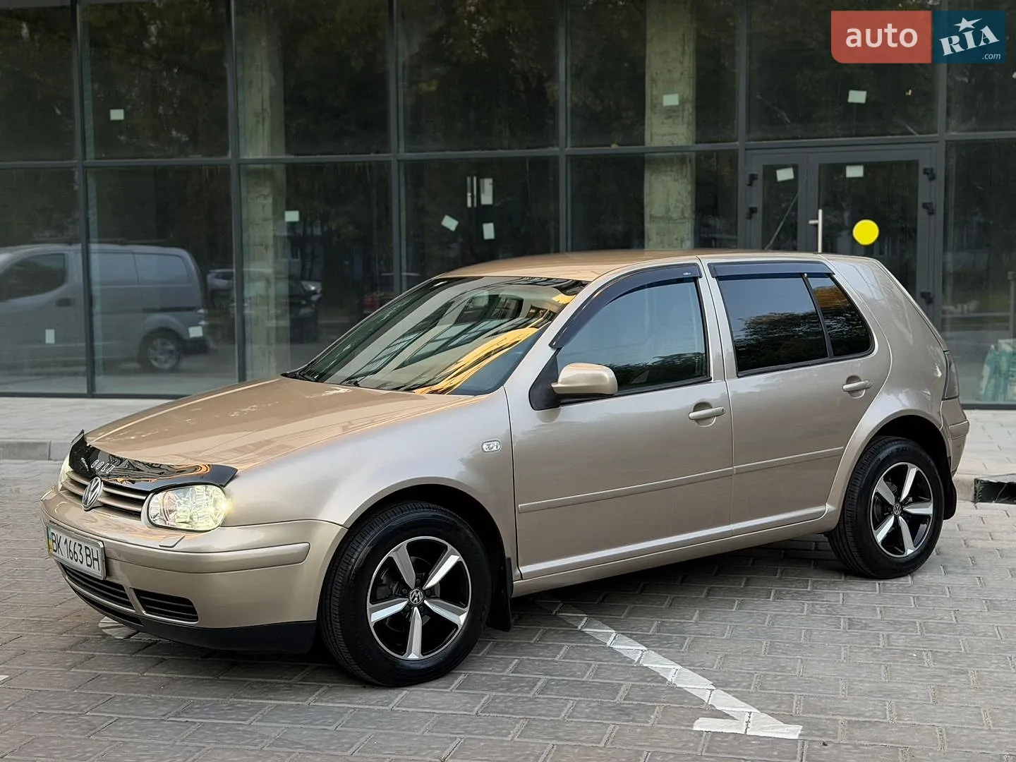 Volkswagen Golf, 2003